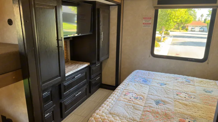 Master bedroom — 72